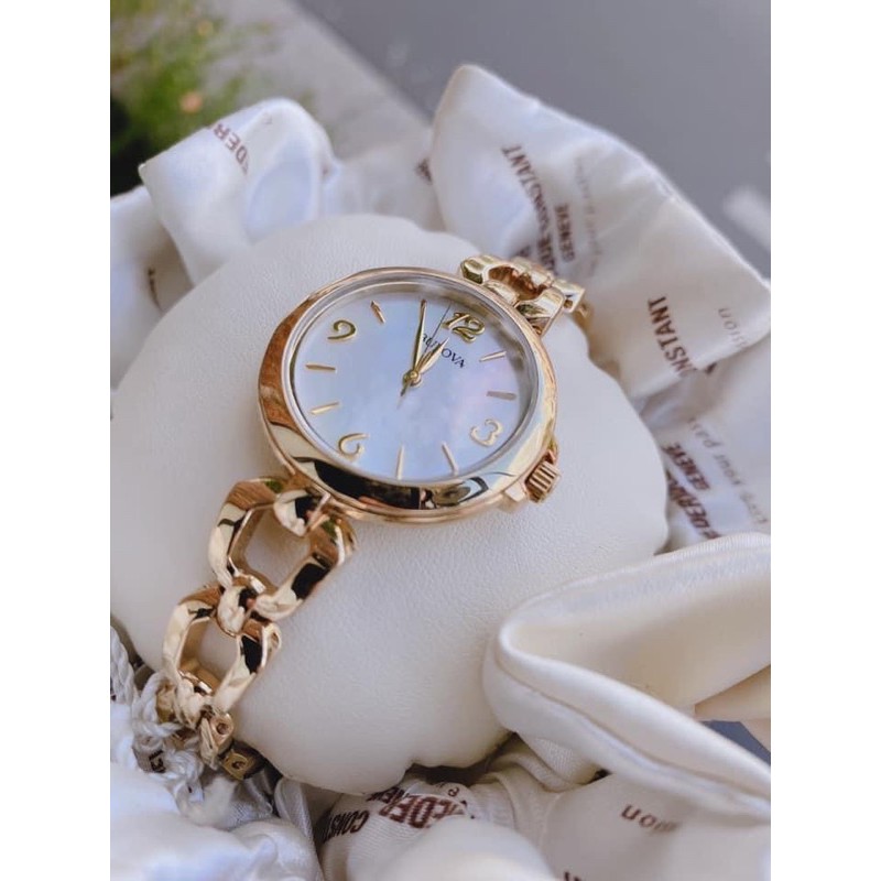 Đồng hồ nữ Bulova .