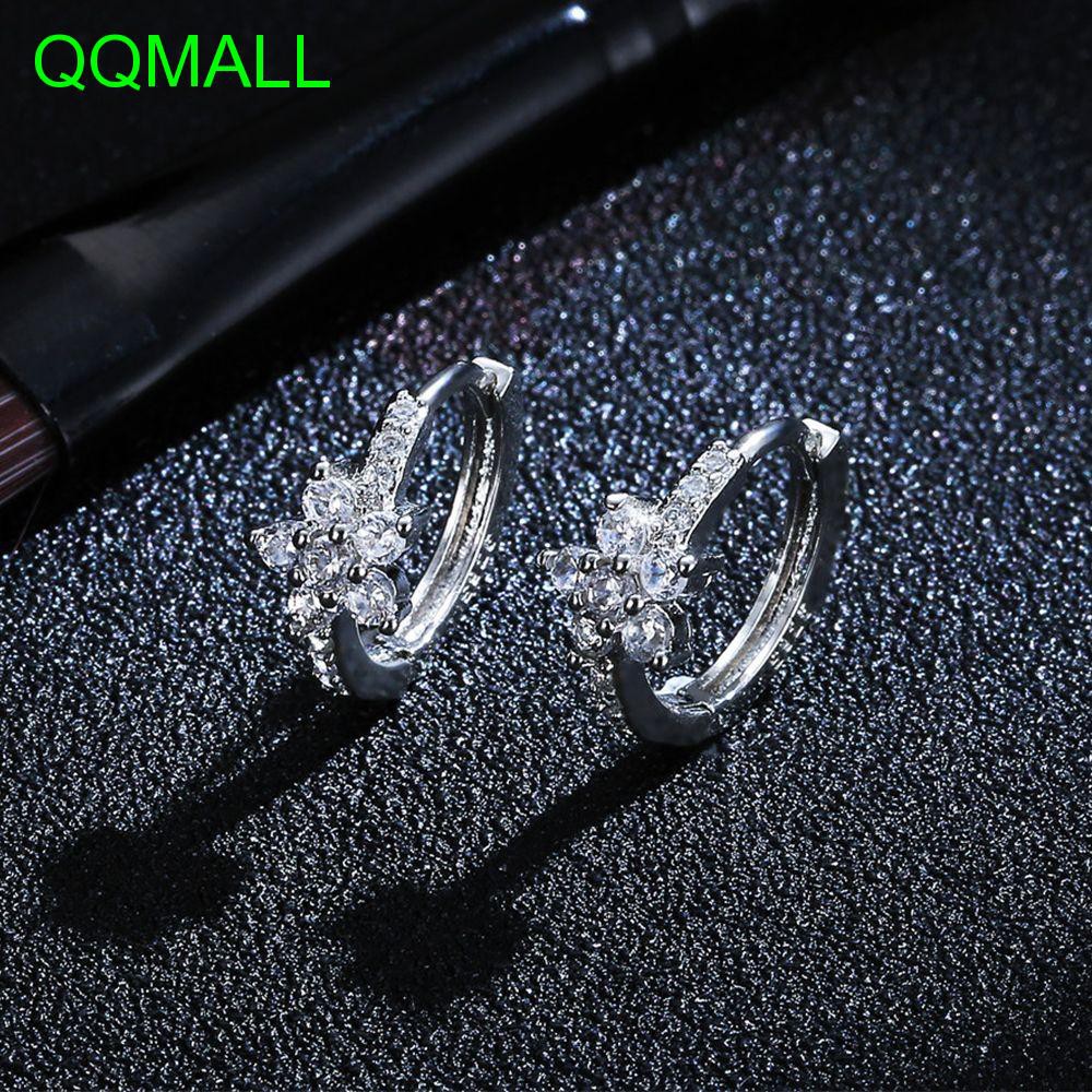 Khuyên tai hoa mạ bạc