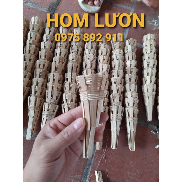 Hom lươn bằng tre