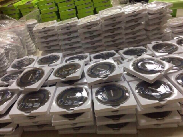 Sạc điện thoại không dây có video