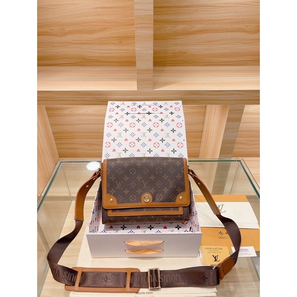 Túi đeo chéo LV Louis-Vuitton da thật cao cấp Au nhập khẩu new fullbox
