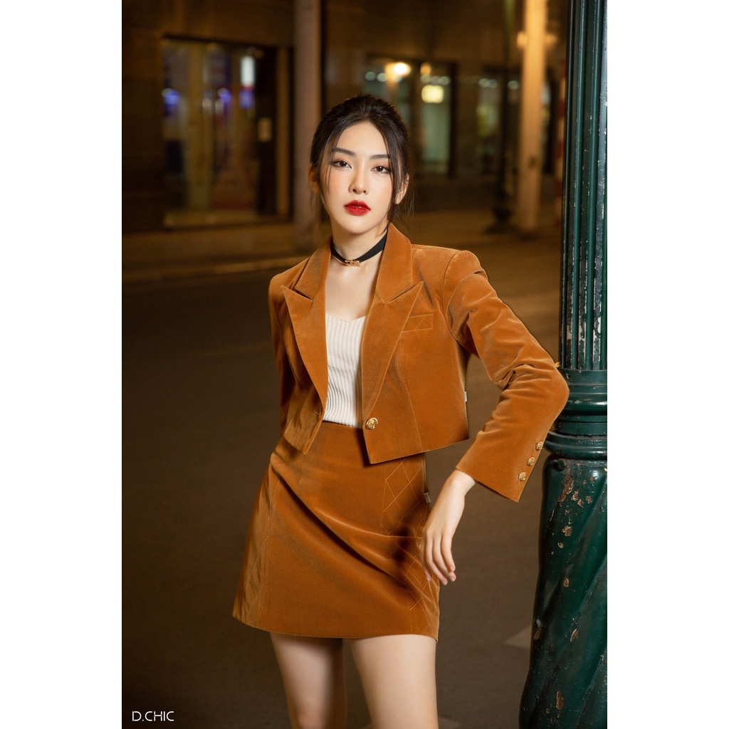 Áo khoác lửng cổ 2 ve diễu quả trám D.CHIC MS: 160493