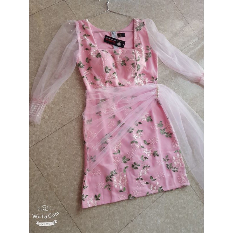 đầm tiệc tiểu thư thêu hoa