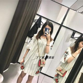 Đầm trễ vai Zara- D0046