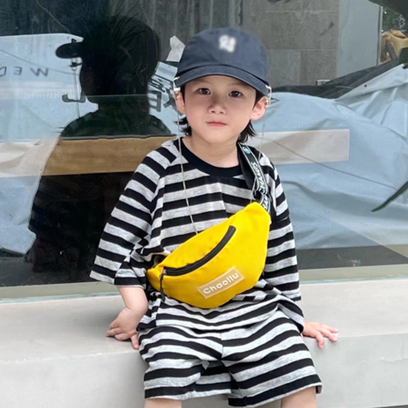 Túi Đeo Chéo Trước Ngực Mini Siêu Nhẹ In Chữ Phong Cách Mới Cho Bé Trai