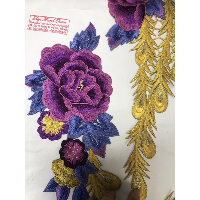 Cặp Hoa và công thêu