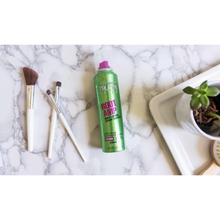 Mousse tạo kiểu tóc Garnier Fructis Style Root Amp Root Lifting Spray Mousse 142g