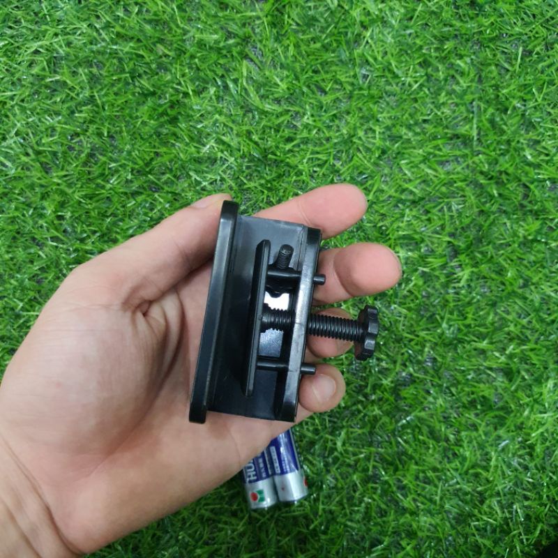 Máy cho cá tép ăn tự động CÔNG SUẤT LỚN ( tặng PIN + 1 khay đựng thức ăn)