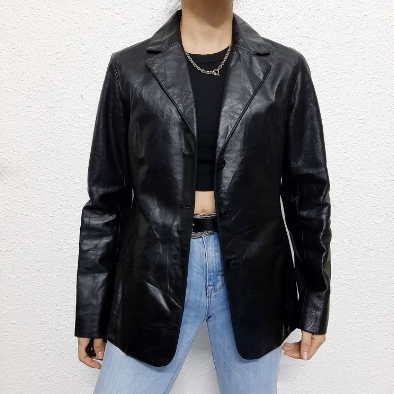 Áo blazer da thật phom vừa