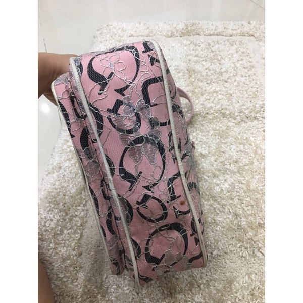 Túi si da cavas phối ren y hình