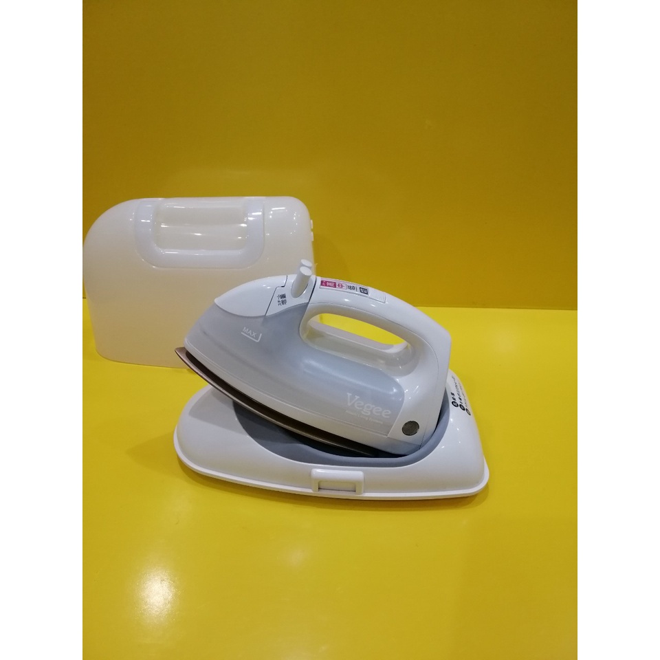 Bàn ủi (bàn là) hơi nước không dây nội địa Nhật Vegee CSI-AE55