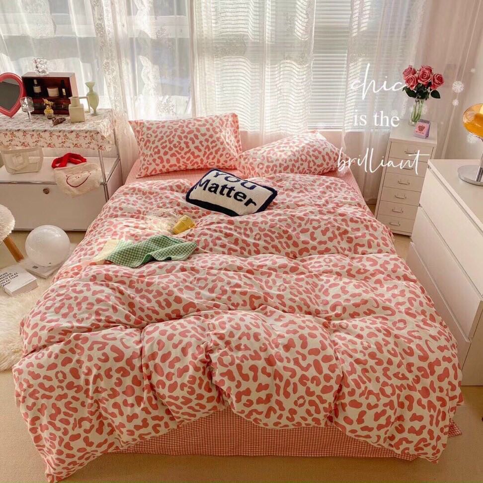 [SIÊU RẺ] Bộ chăn ga gối Poly Cotton Da báo sang trọng - 2 màu (Tặng vỏ gối ôm) - Miễn phí bo chun