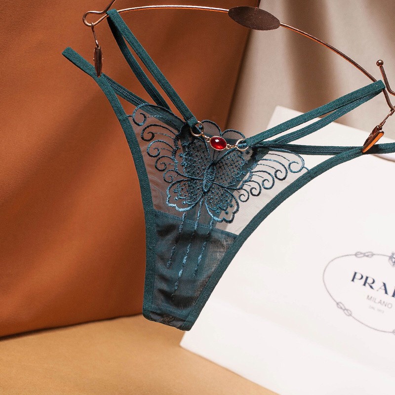Quần lót lọt khe dây có đính ngọc  hình bướm sexy YiOn Underwear QK05
