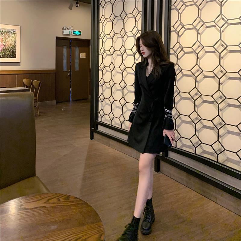 Đầm Chữ A Dài Tay Thắt Eo Đính Đá Thời Trang Xuân Thu Mới Cho Nữ