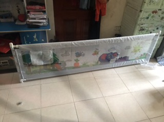 Chắn giường thanh trượt.