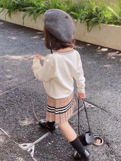 Váy đầm len Bbr cho bé gái