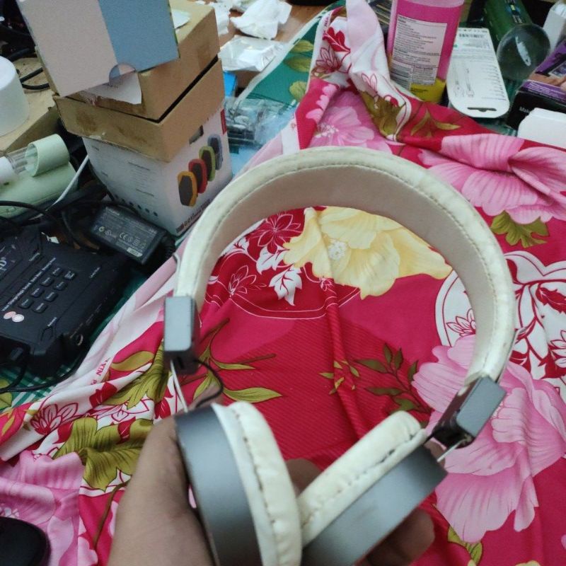 Thanh lý tai nghe chụp có dây Ngau nhien loi nhé