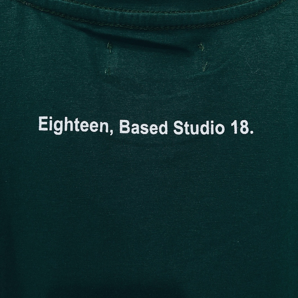 Áo phông unisex nam nữ tay lỡ form rộng Eighteen.Studio