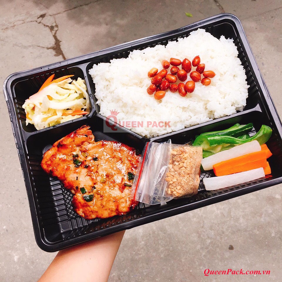 SET 100 cái hộp cơm nhựa đen 4 ngăn Mã HT25 Kèm nắp PET Trong  dùng cho văn phòng, quán ăn, nhà hàng