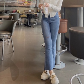 Quần Jeans loe rách