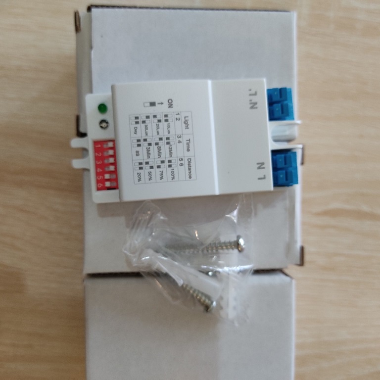 Công Tắc Cảm Biến Radar Vi Sóng BA99