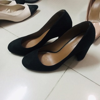 Giày cao gót Charles and Keith size 35