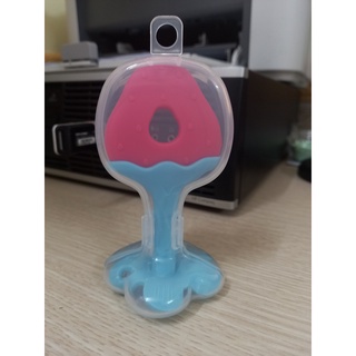 Gặm nướu hoa quả cho bé