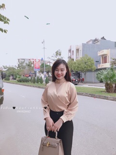 Áo lụa cổ choker