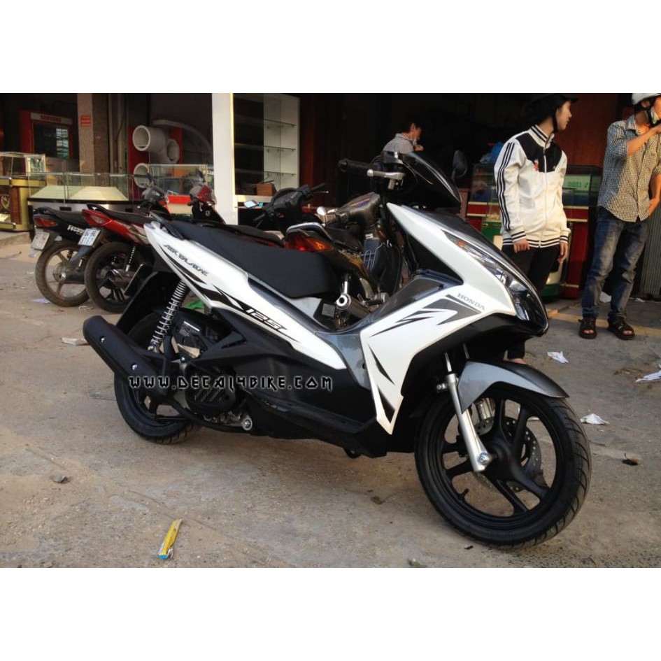 Tem rời AB 2013 đen xe trắng