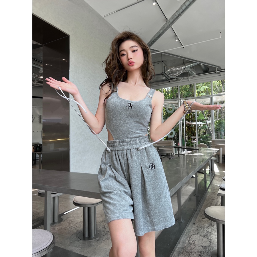 Bộ Áo Sát Nách Dáng Rộng Phối Quần Short Thời Trang Mùa Hè Quyến Rũ Cho Nữ