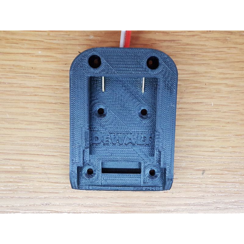 DMTT Đế Lấy Nguồn Cho Pin 20V Dewalt