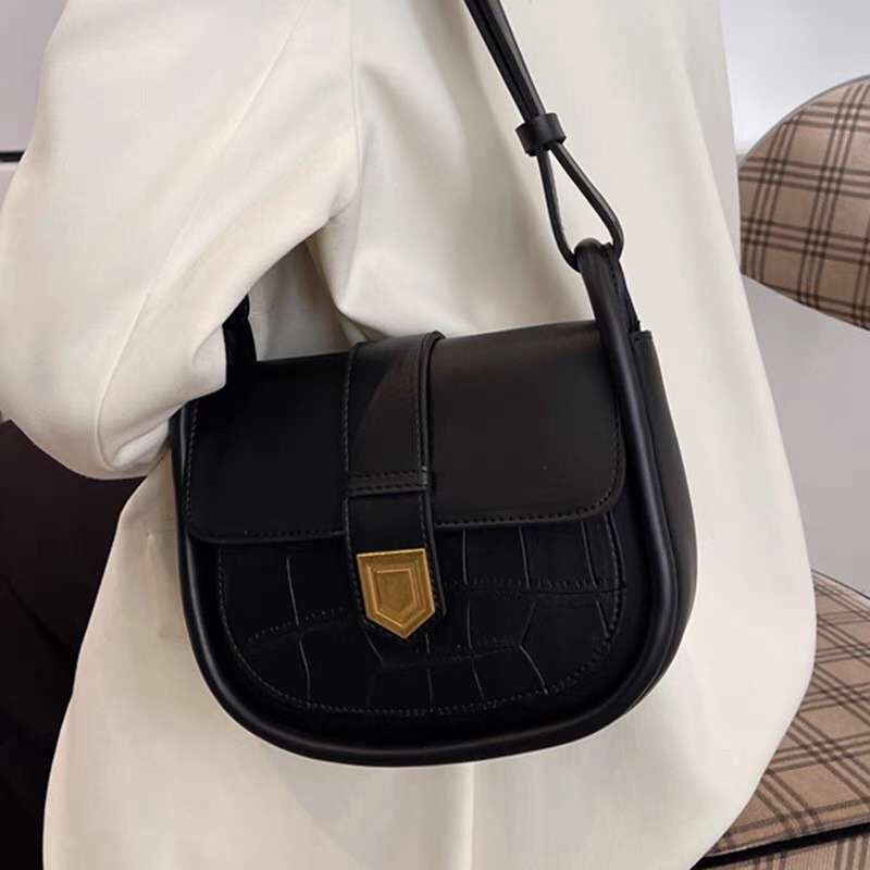 Túi xách nữ hàn quốc đeo chéo nữ da dày bọc viền 1 dải dáng tròn HT120