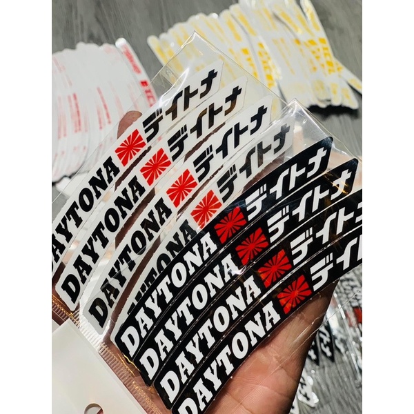 Tem Dán Bánh Mâm Chữ Daytona, Với Hai Phối Màu Trắng Đen