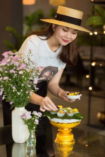 Mũ cói đi biển vành rộng nhũ ánh kim siêu sang chảnh