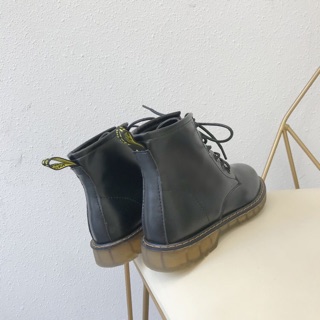 Boot dáng Dr Marten cổ vừa
