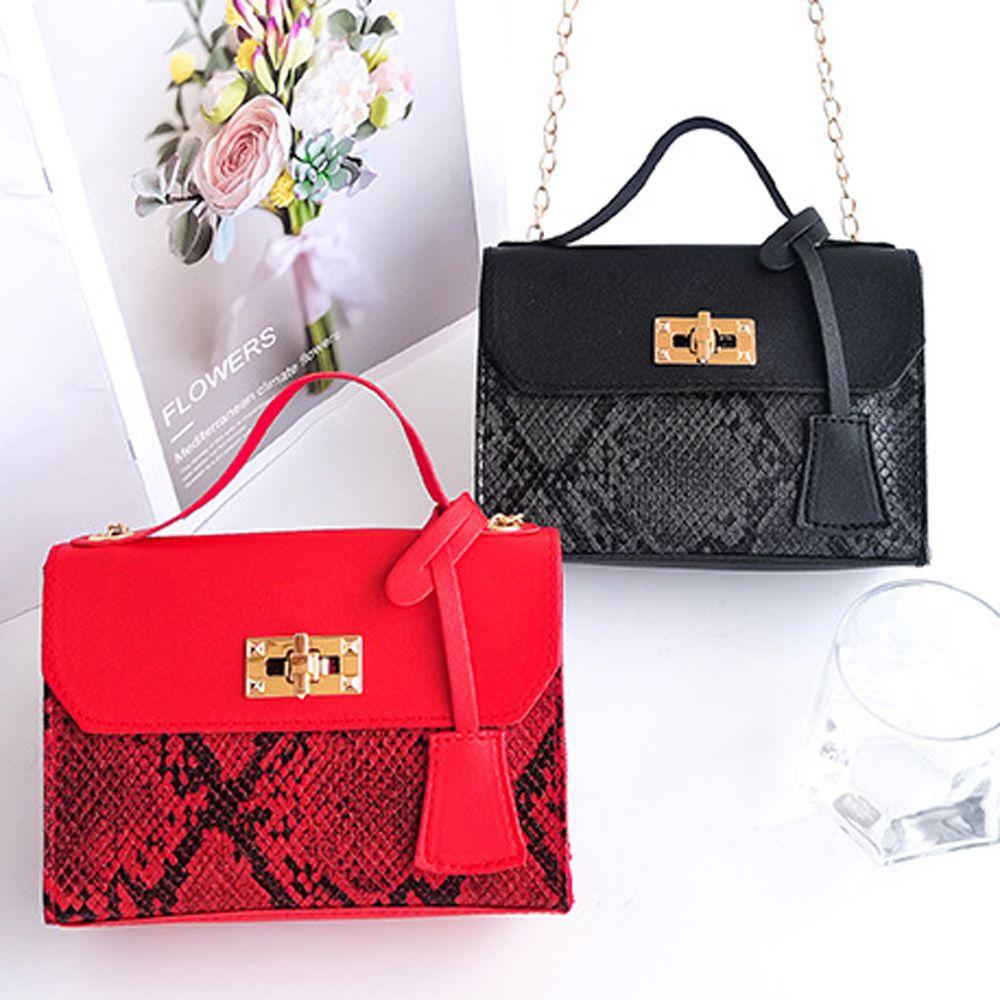 Túi Xách Da Pu Họa Tiết Da Rắn Phối Dây Xích Thời Trang Retro Cho Nữ