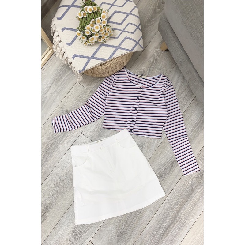 Áo Croptop Nữ Tay Dài Kiểu Ôm Thun Body Cổ Tròn Vải Sọc Có Nút Cúc SIÊU HOT. | BigBuy360 - bigbuy360.vn