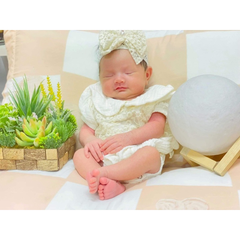 Body cổ sen váy xô  phối ren hoa thêu mềm mịn cho bé