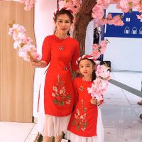 Áo dài cách tân mẹ và bé