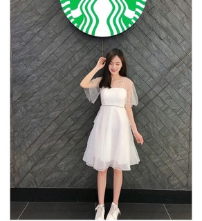 Váy trắng tay lưới