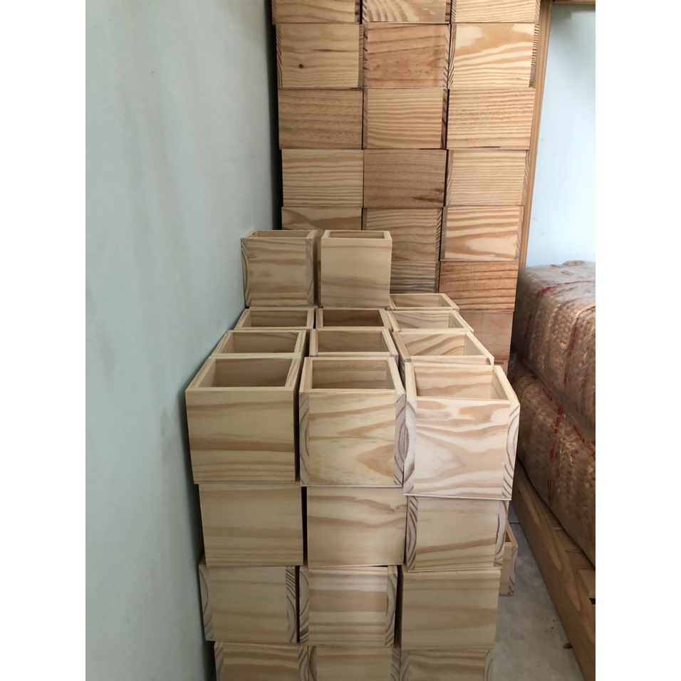 Hộp gỗ cắm hoa