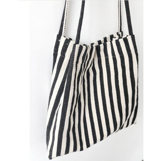 Túi vải dù Tote bag kẻ màu đen