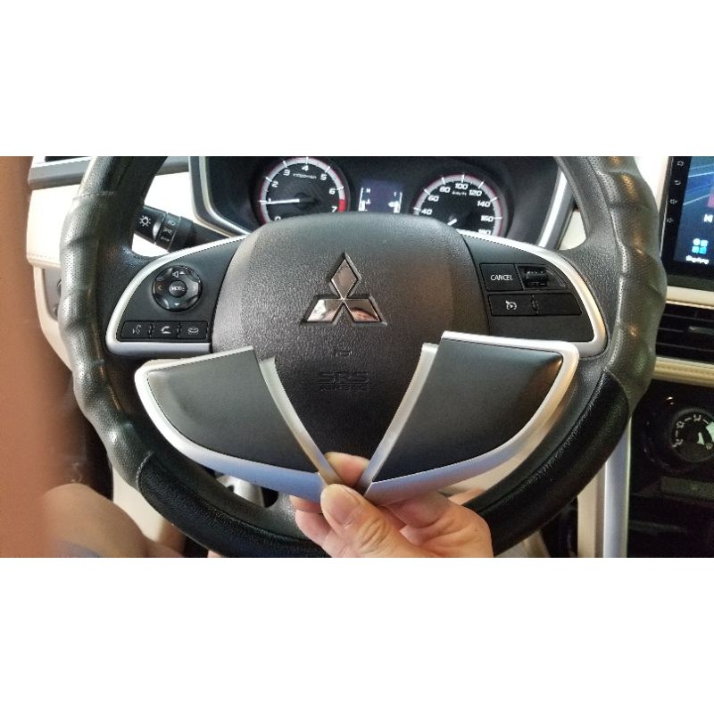 Phím điều khiển tích hợp trên vô lăng / Cruise control cho Mitsubishi Xpander, Attrage có công tắc phanh