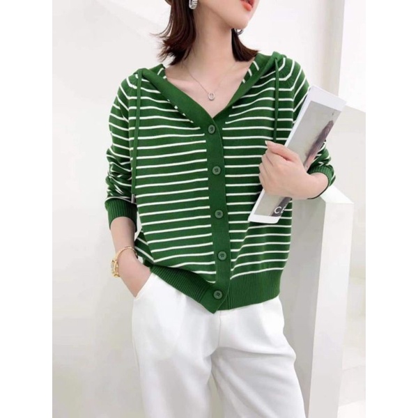 Áo khoác len nữ kẻ có nón chất mịn hàng cao cấp.