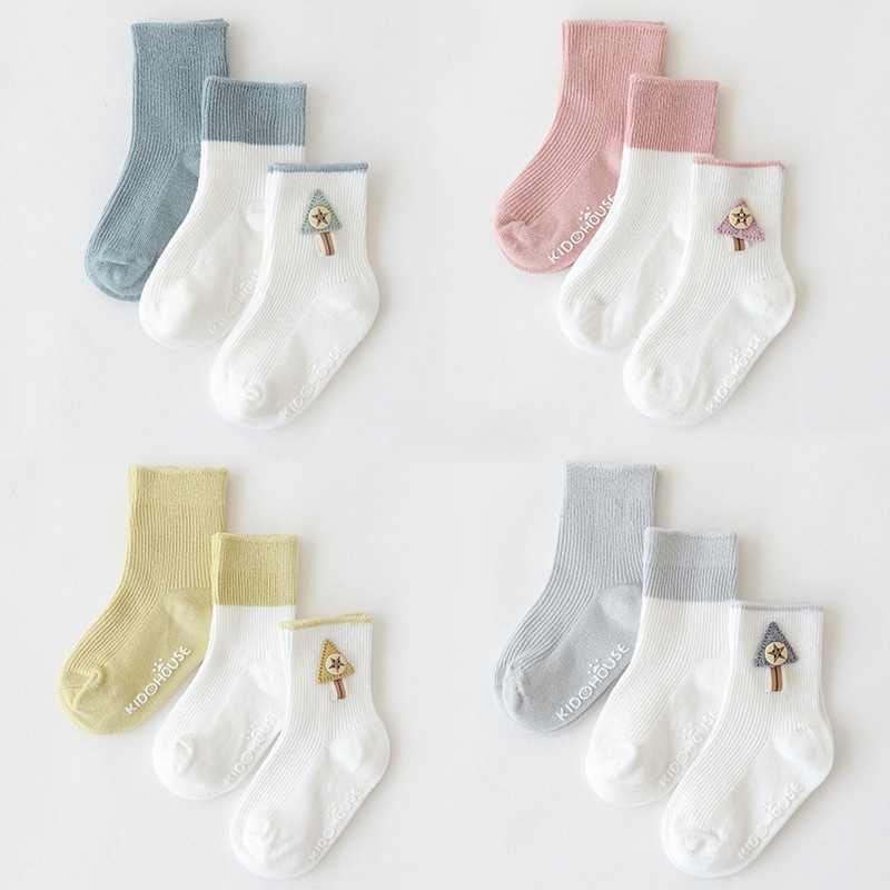 Set 3 Đôi Vớ Cotton Chống Trượt Xinh Xắn Cho Bé