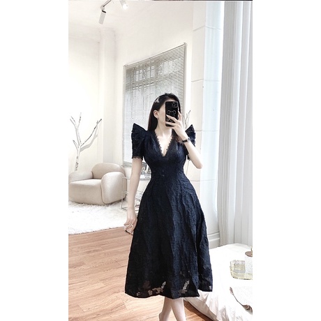 ĐẦM REN MIDI CỔ V TAY PHỒNG