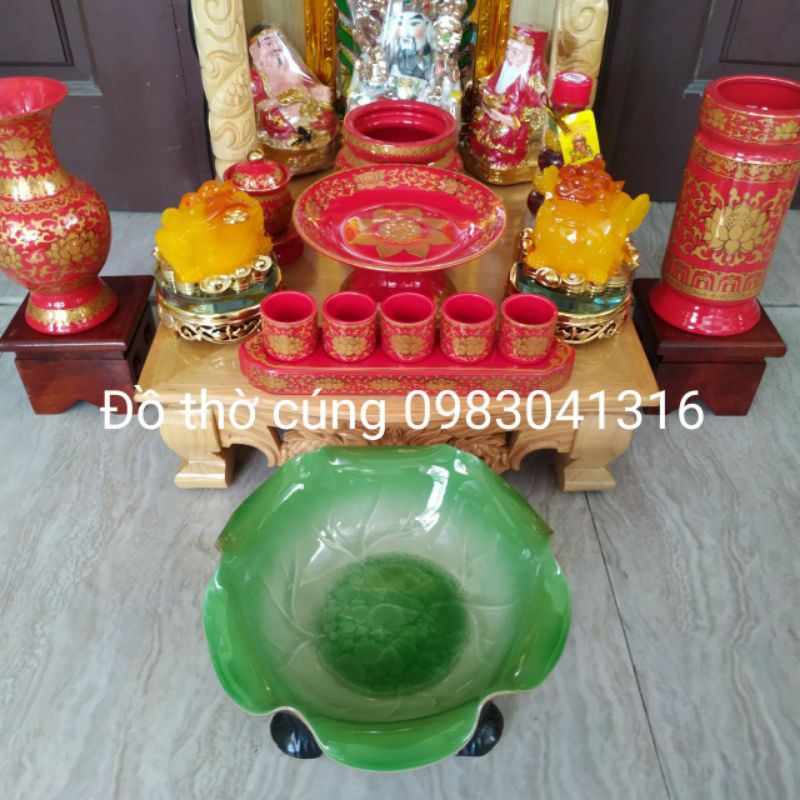 Chóe thờ men lam