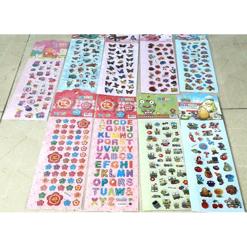 Một tờ hình dán nổi dài có nhiều mẫu khác nhau