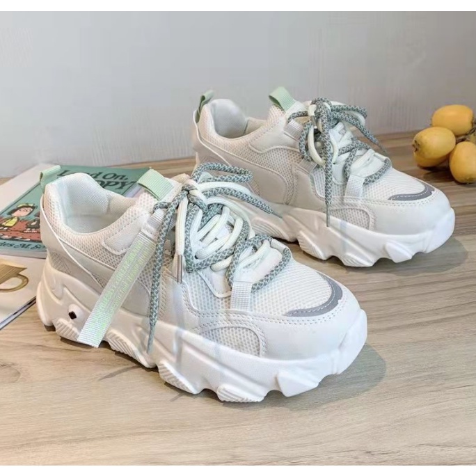 Giày sneaker nữ TLT82