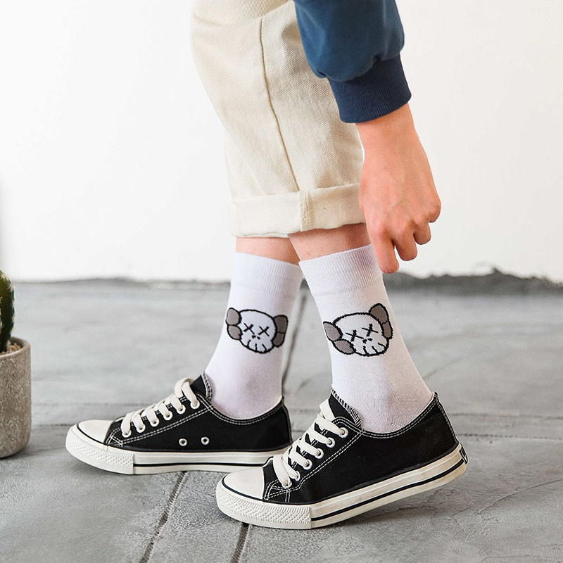 【YKN】 KAWS Vớ Cotton Họa Tiết Hoạt Hình Dễ Thương Dành Cho Nam Và Nữ